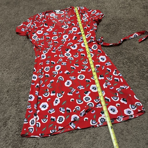 Like New-J Crew Mercantile Wrap Dress-Sz 4-Red Floral-V Neck/Eye Hook-Waist Tie - Picture 15 of 16